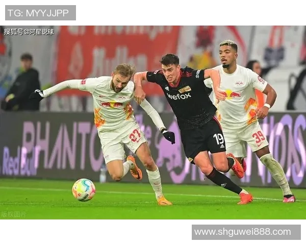 英超激战AC米兰与莱比锡战成平局补时进球点燃全场激情